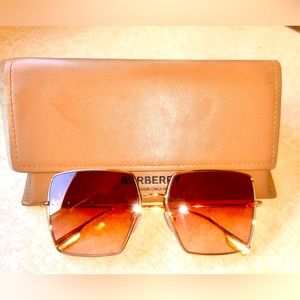 Authentic Burberry Women’s Oversized Rose Gold Sunglasses